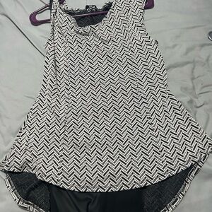 Black and White Chevron Sleeveless Topxl